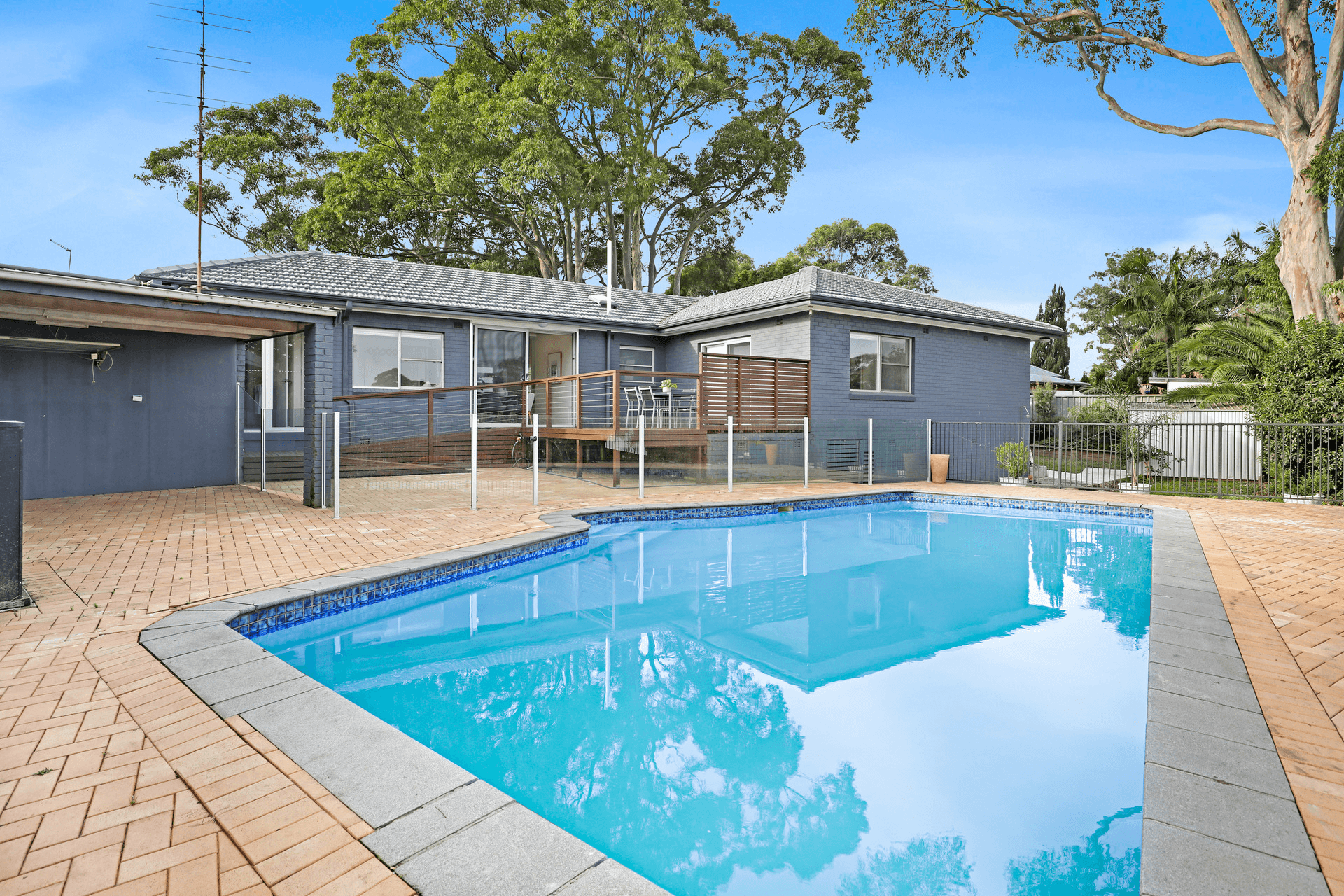 9 Pine Crescent, Coniston, NSW 2500