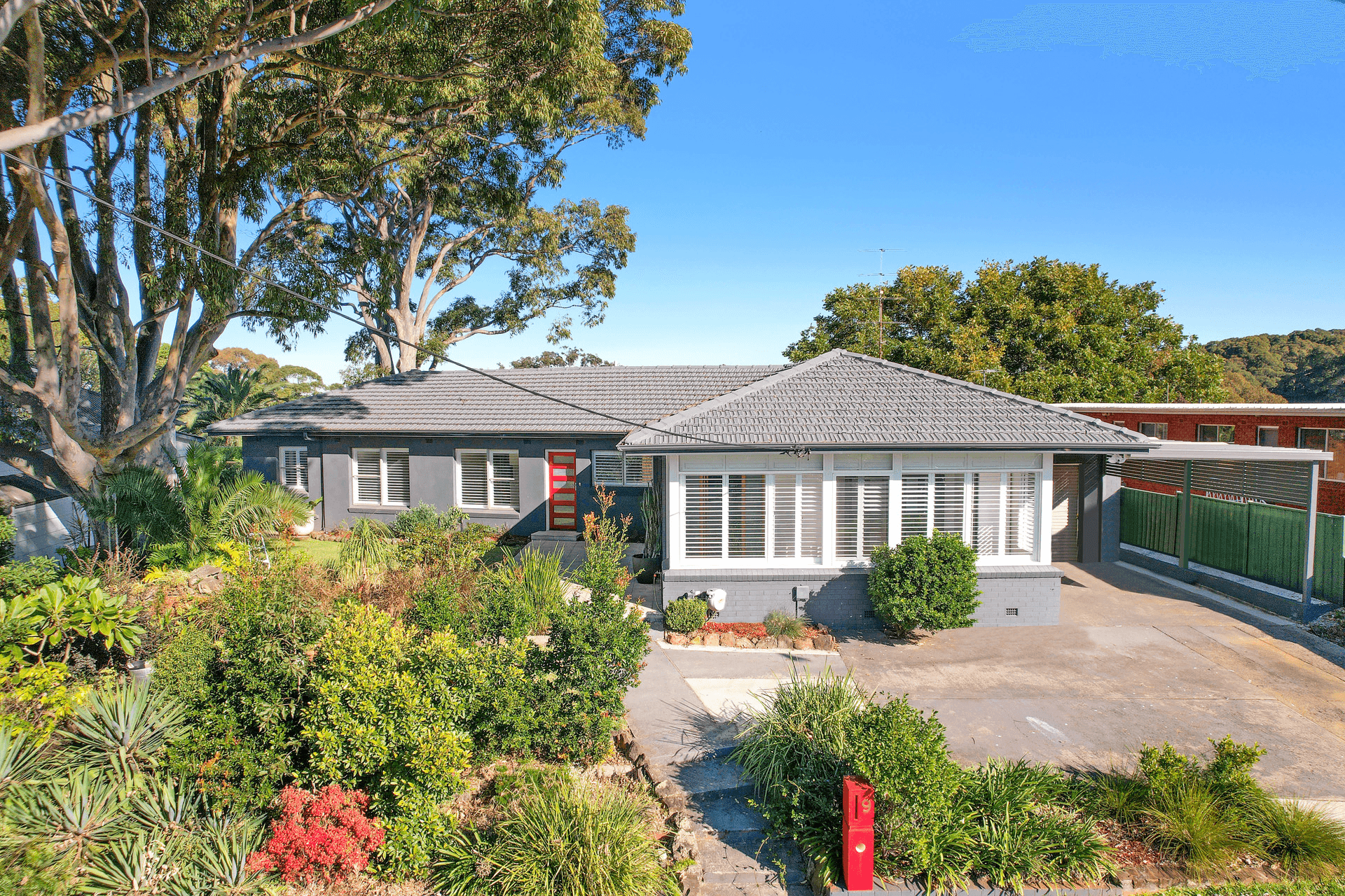 9 Pine Crescent, Coniston, NSW 2500