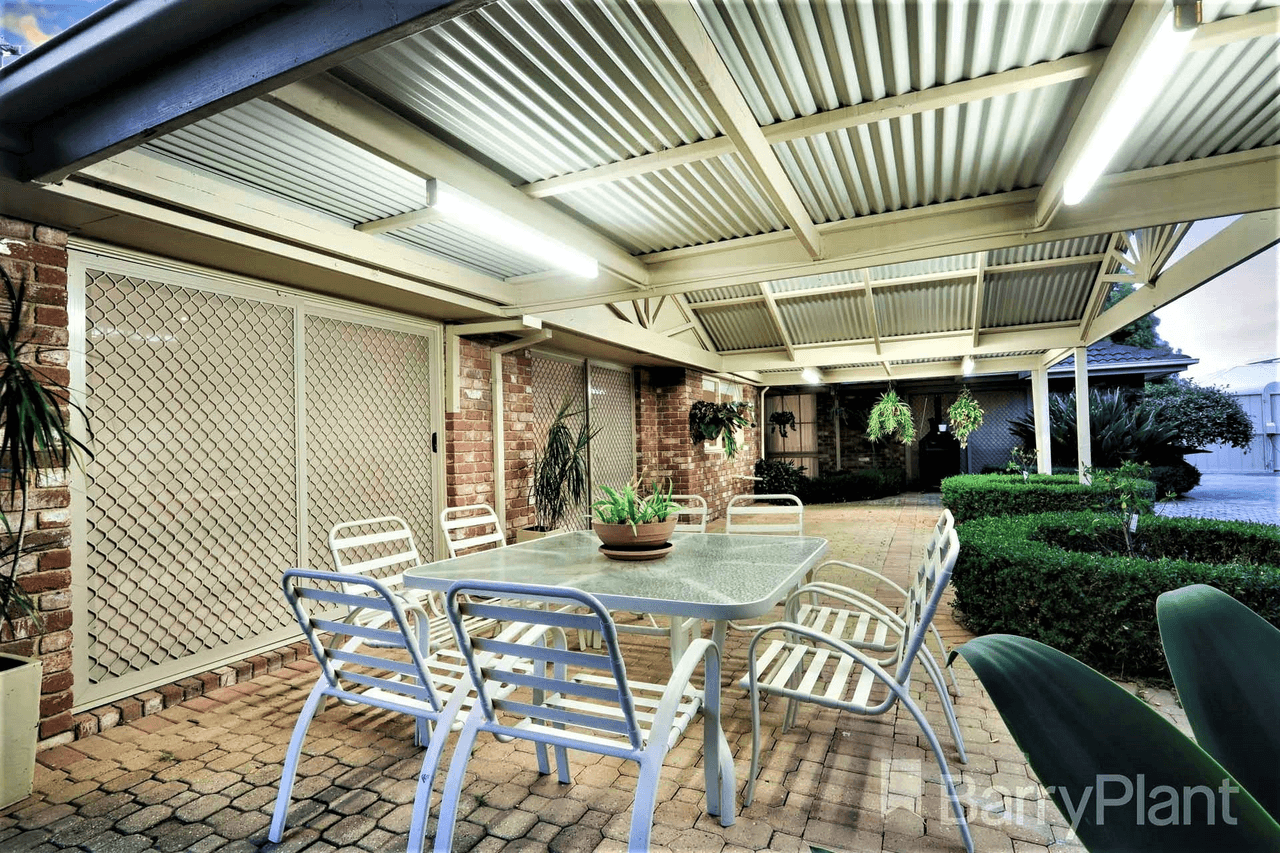 8 Wichill Close, Greenvale, VIC 3059