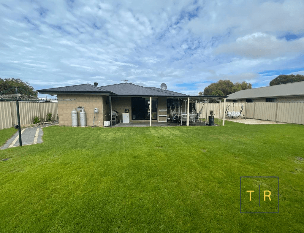 2 Waterlily Way, CASTLETOWN, WA 6450