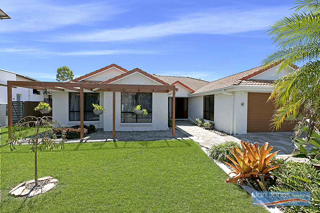 18 Dotterel Cres, North Lakes, QLD 4509