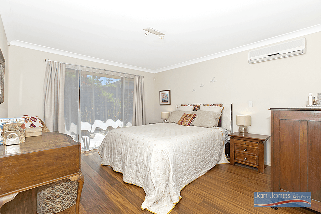 18 Dotterel Cres, North Lakes, QLD 4509