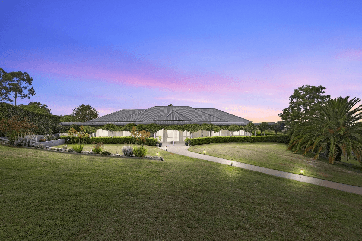 10 Watsons Place, Aberglasslyn, NSW 2320