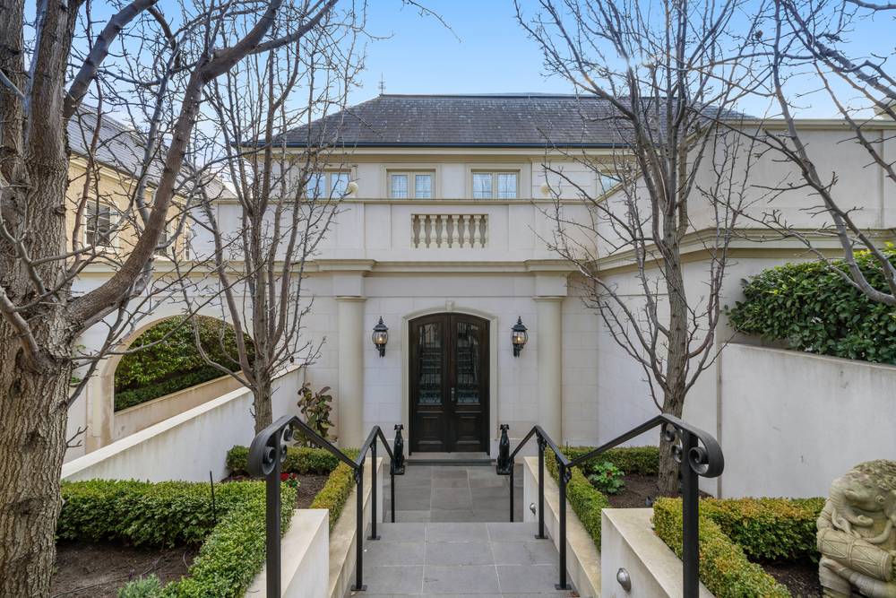 5 Boandyne Court, Toorak, VIC 3142