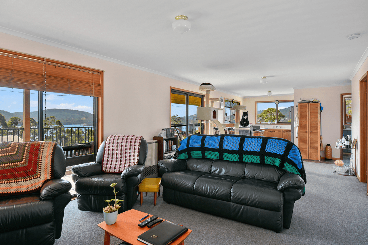 42 Free Street, WHITE BEACH, TAS 7184