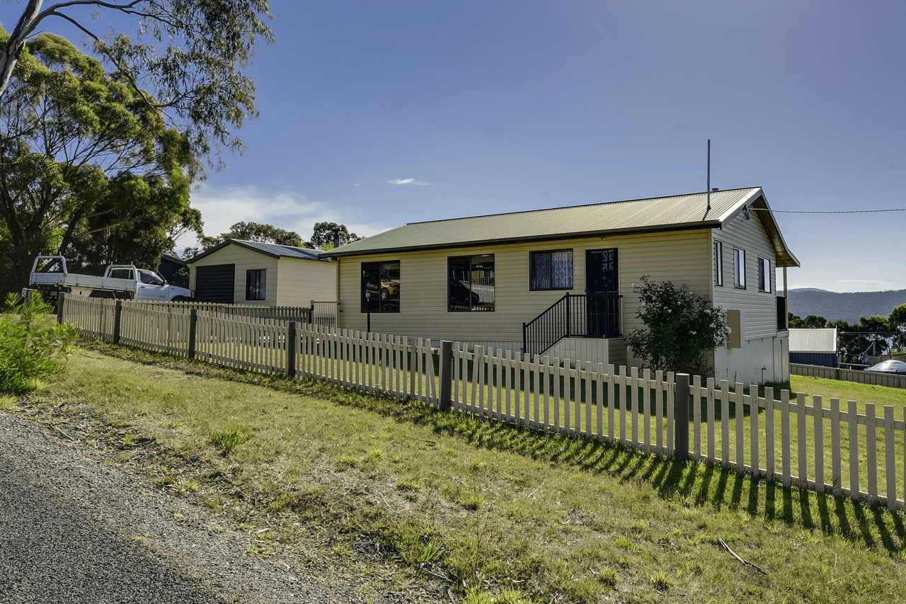 42 Free Street, WHITE BEACH, TAS 7184