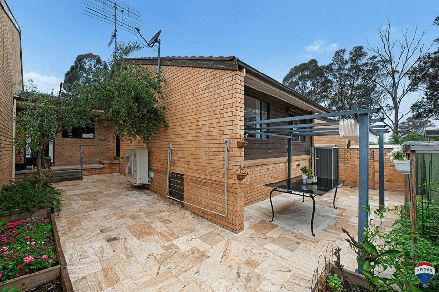 4/25 BARLOW STREET, CAMBRIDGE PARK, NSW 2747