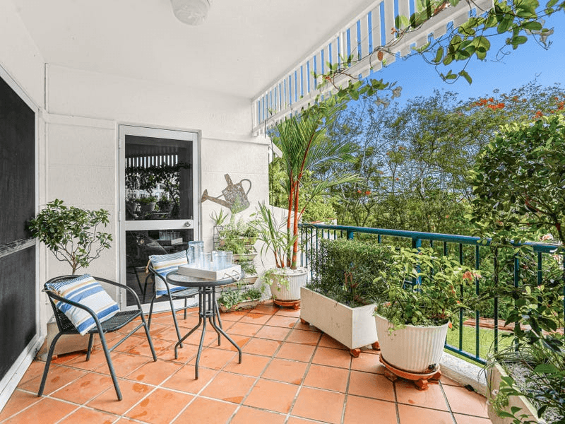 64/8-14 Munro Terrace, MOOROOBOOL, QLD 4870