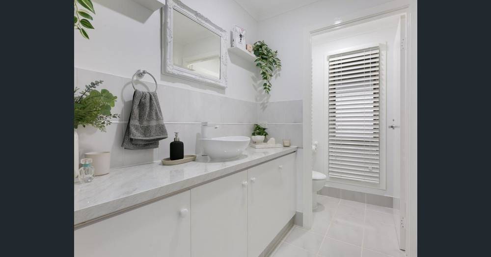 24 UPLANDS DRIVE, PARKWOOD, QLD 4214