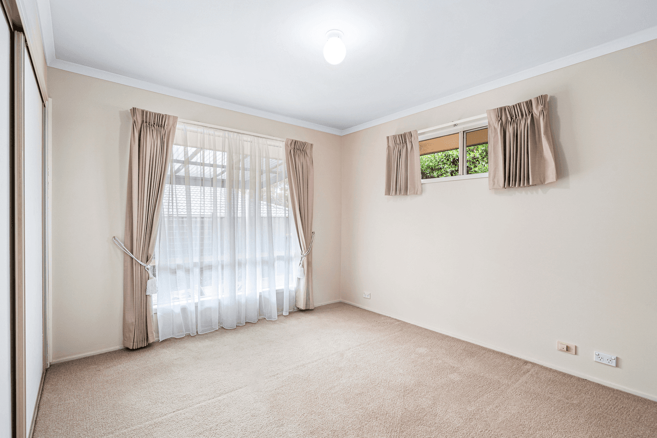 2 Sandon Circuit, FOREST HILL, VIC 3131