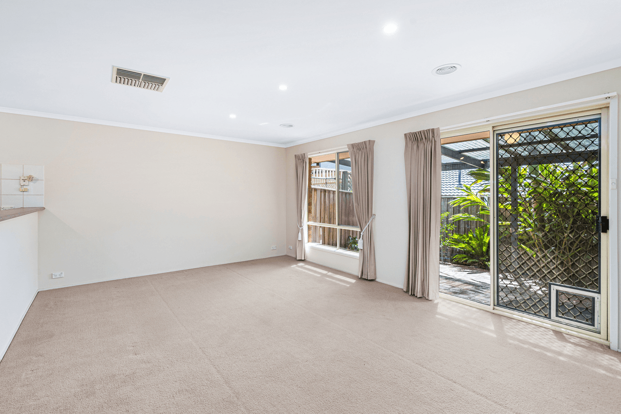 2 Sandon Circuit, FOREST HILL, VIC 3131