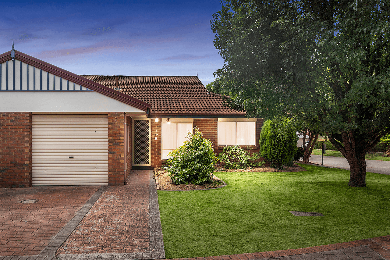 2 Sandon Circuit, FOREST HILL, VIC 3131