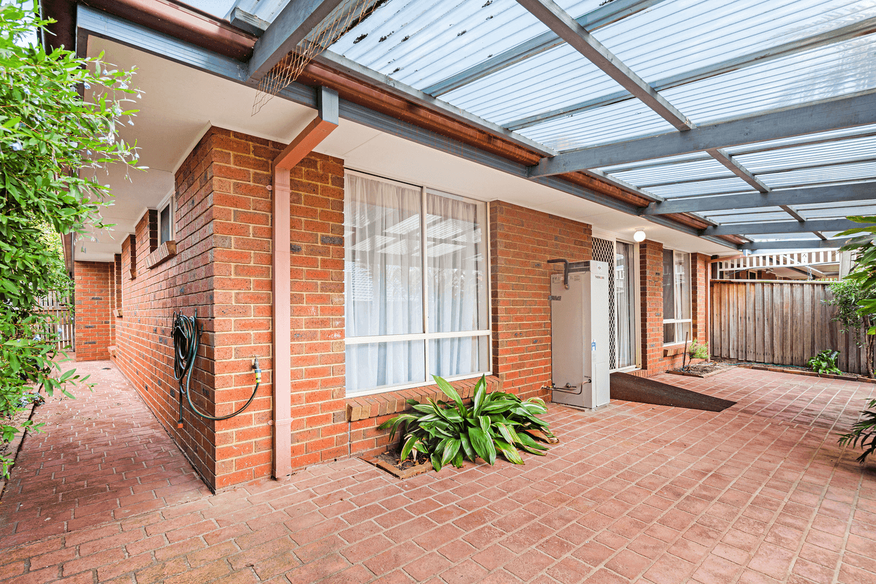 2 Sandon Circuit, FOREST HILL, VIC 3131