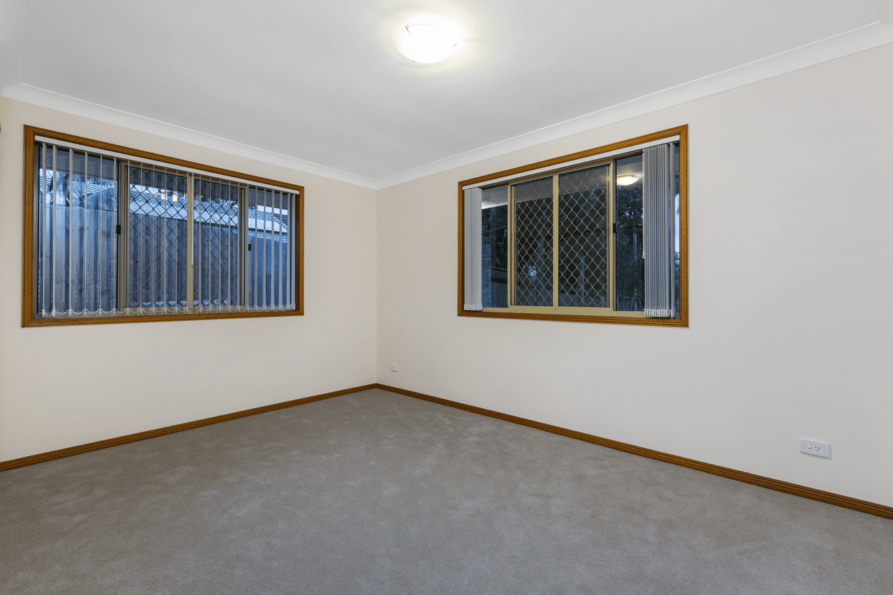 7 Hawk Parade, THORNLANDS, QLD 4164