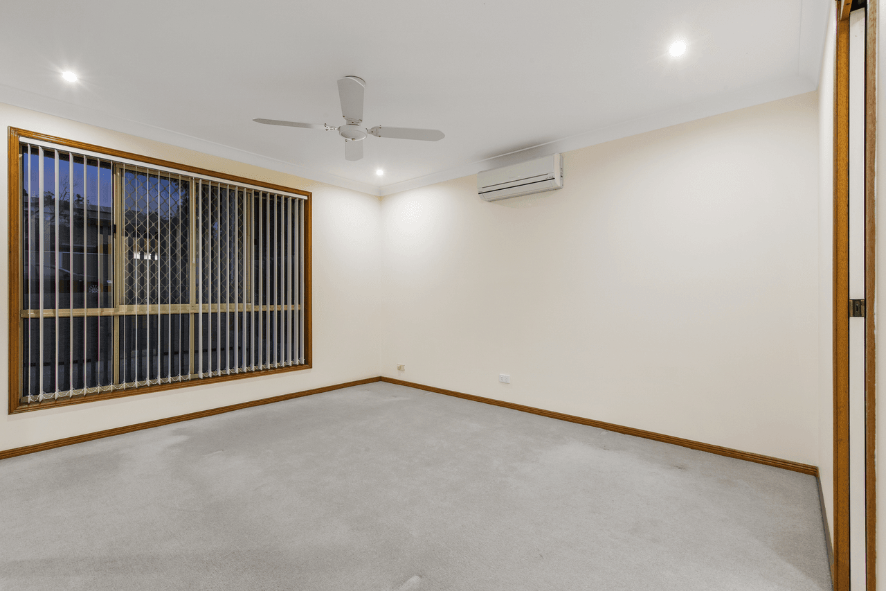 7 Hawk Parade, THORNLANDS, QLD 4164