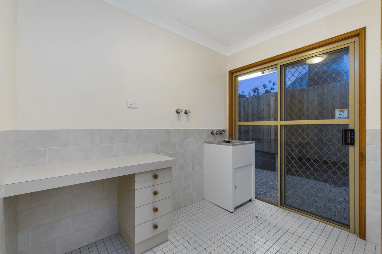 7 Hawk Parade, THORNLANDS, QLD 4164