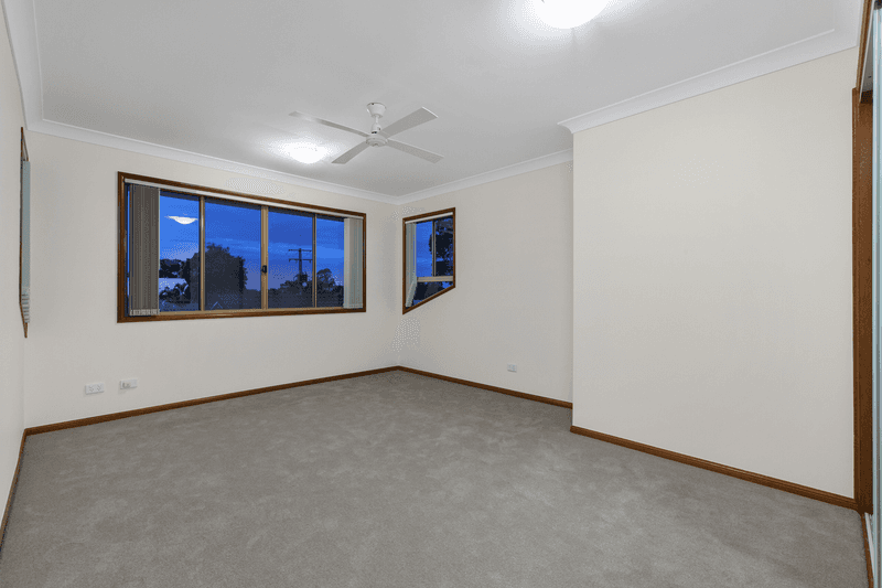 7 Hawk Parade, THORNLANDS, QLD 4164