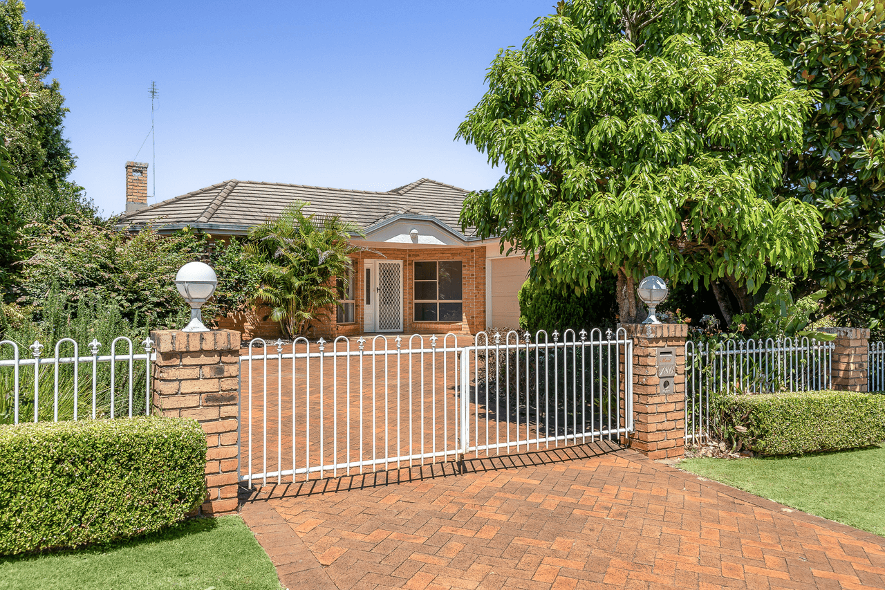 186 Stenner Street, MIDDLE RIDGE, QLD 4350