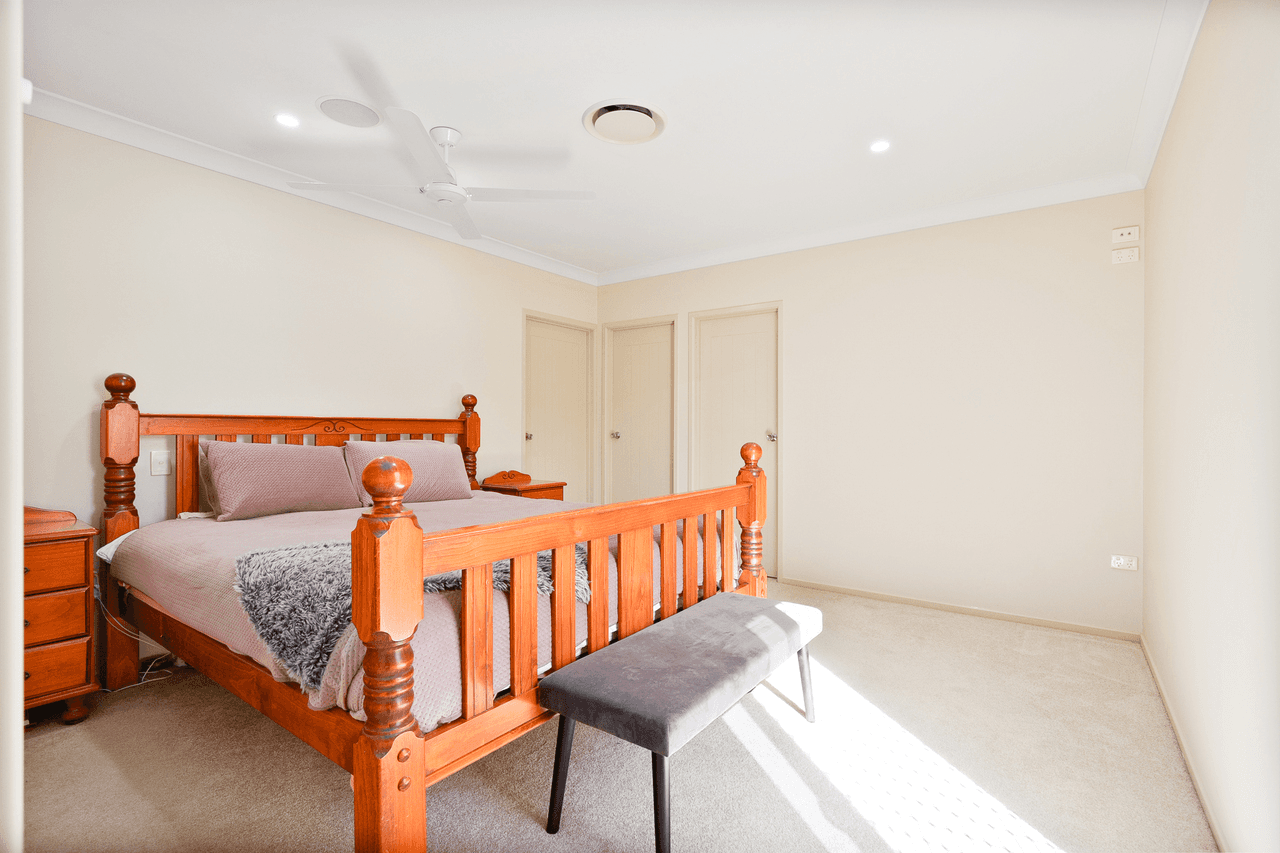 6 Carrington Place, EMERALD, QLD 4720