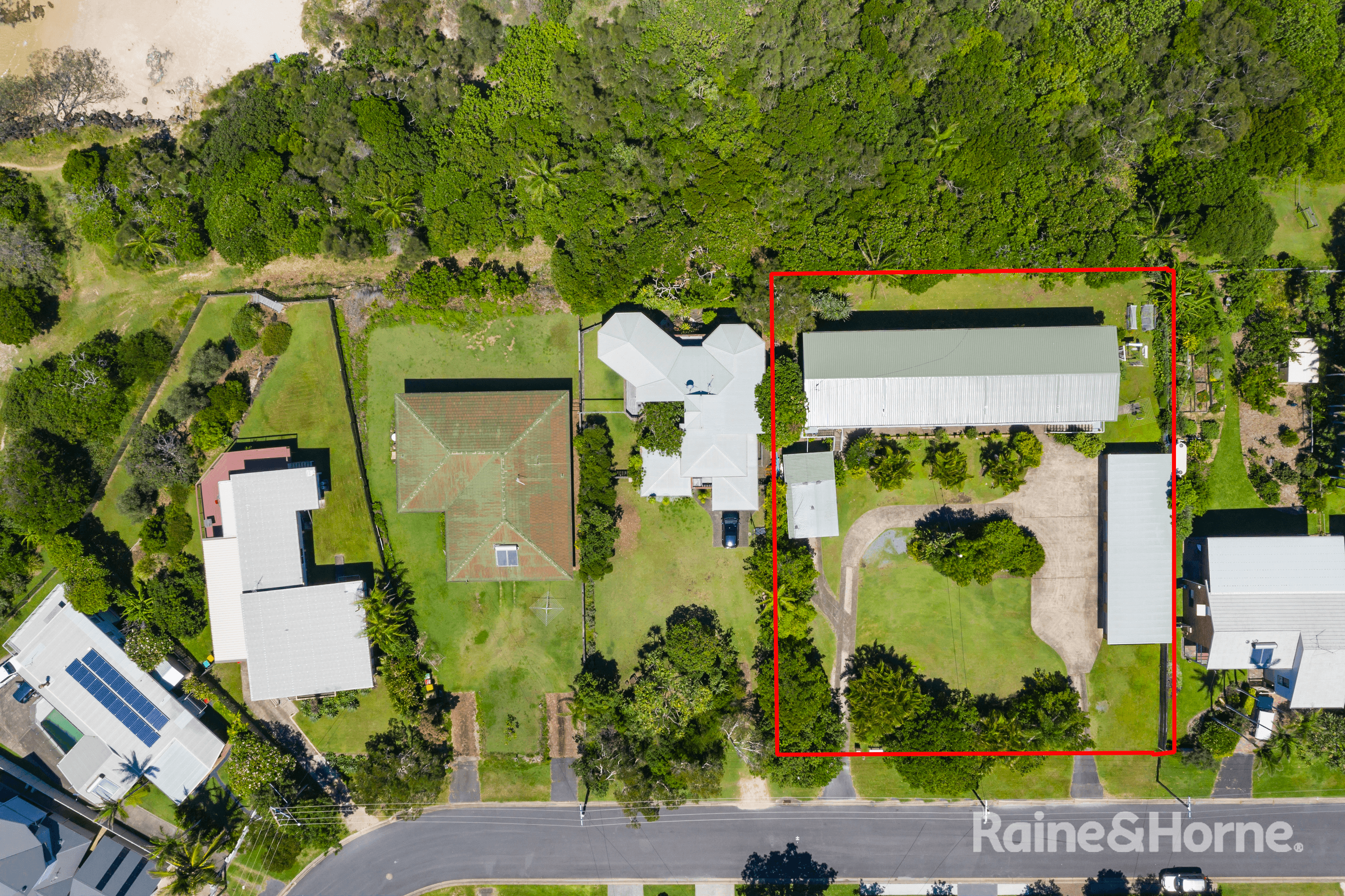 7-9 Elanora Avenue, POTTSVILLE, NSW 2489