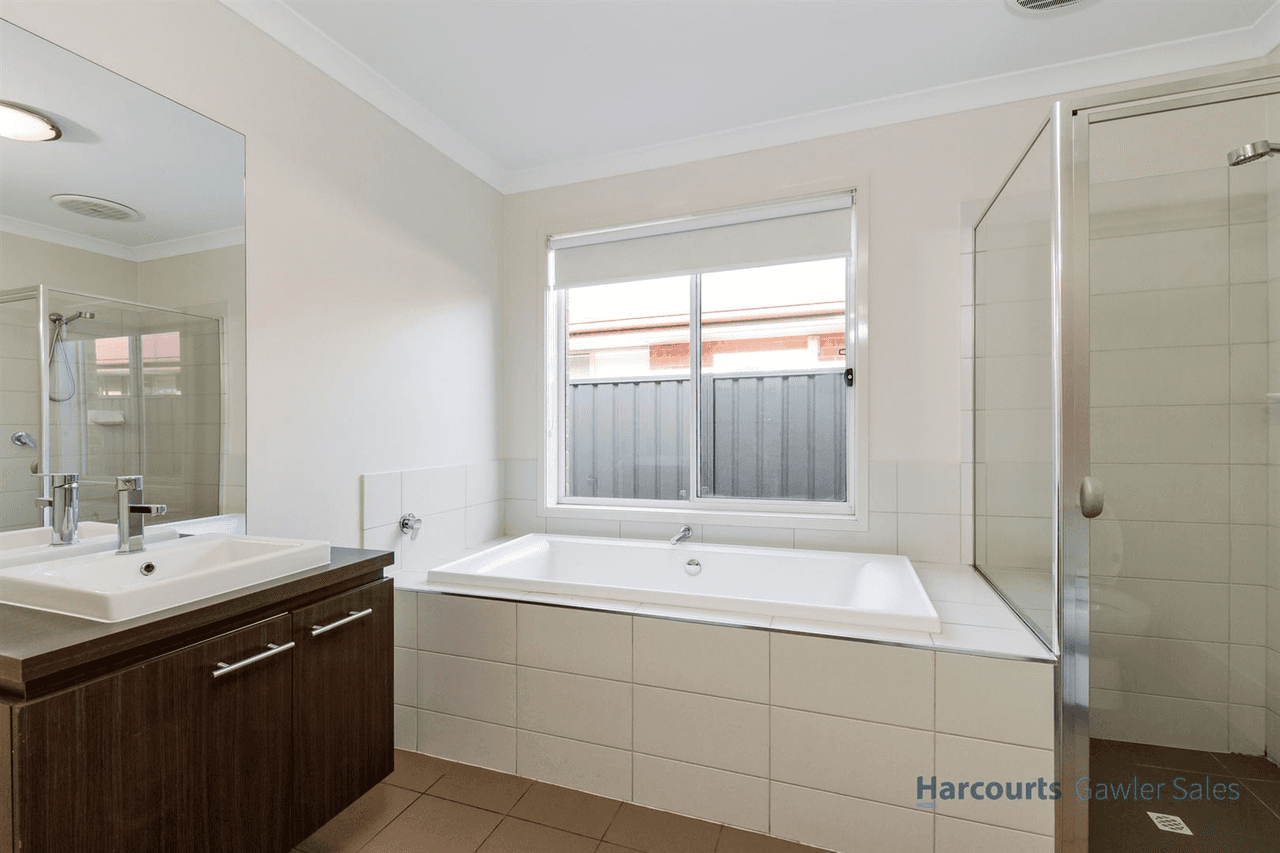 10  Kalamata Court, Munno Para West, SA 5115