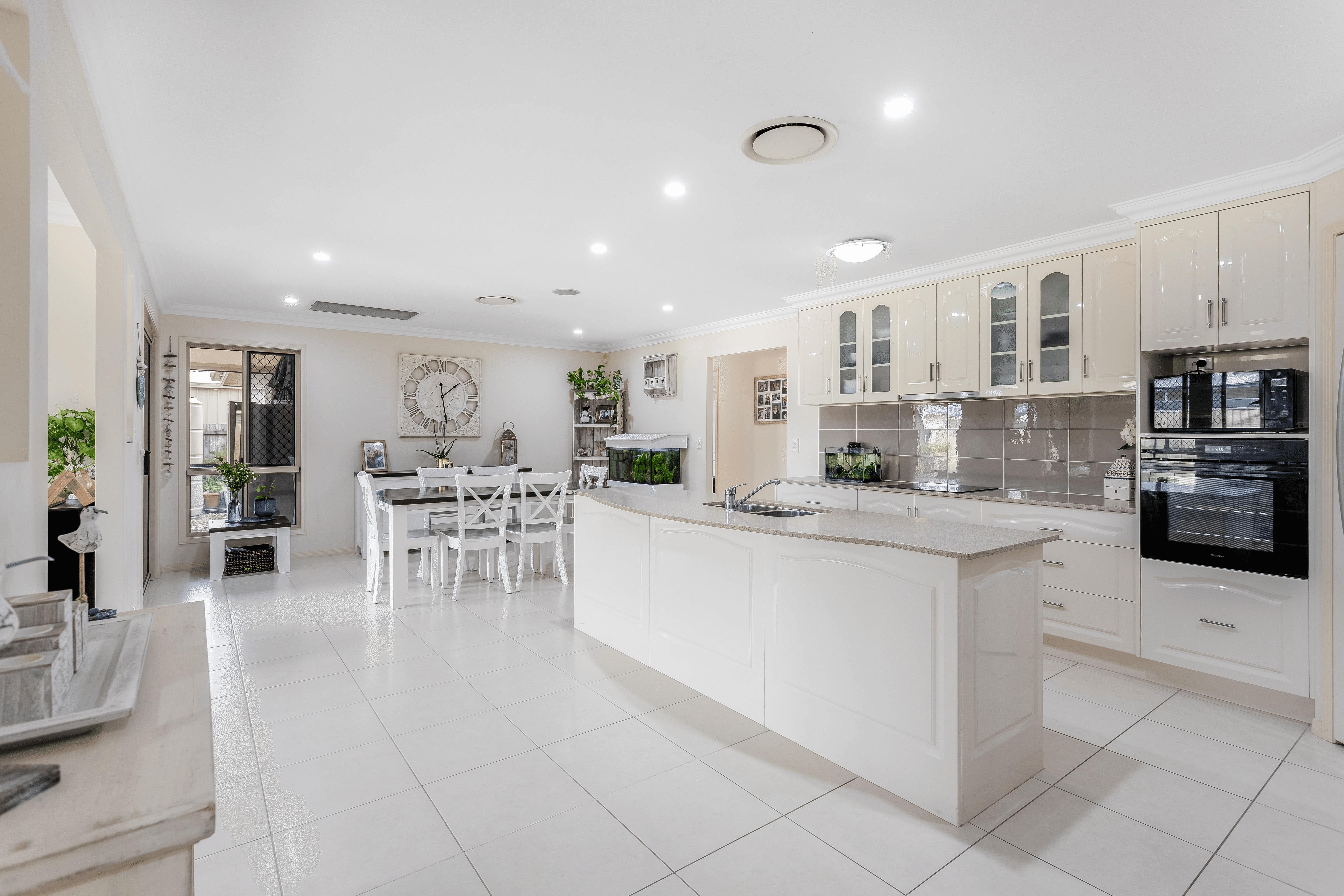 18 Tranquility Drive, Rothwell, QLD 4022