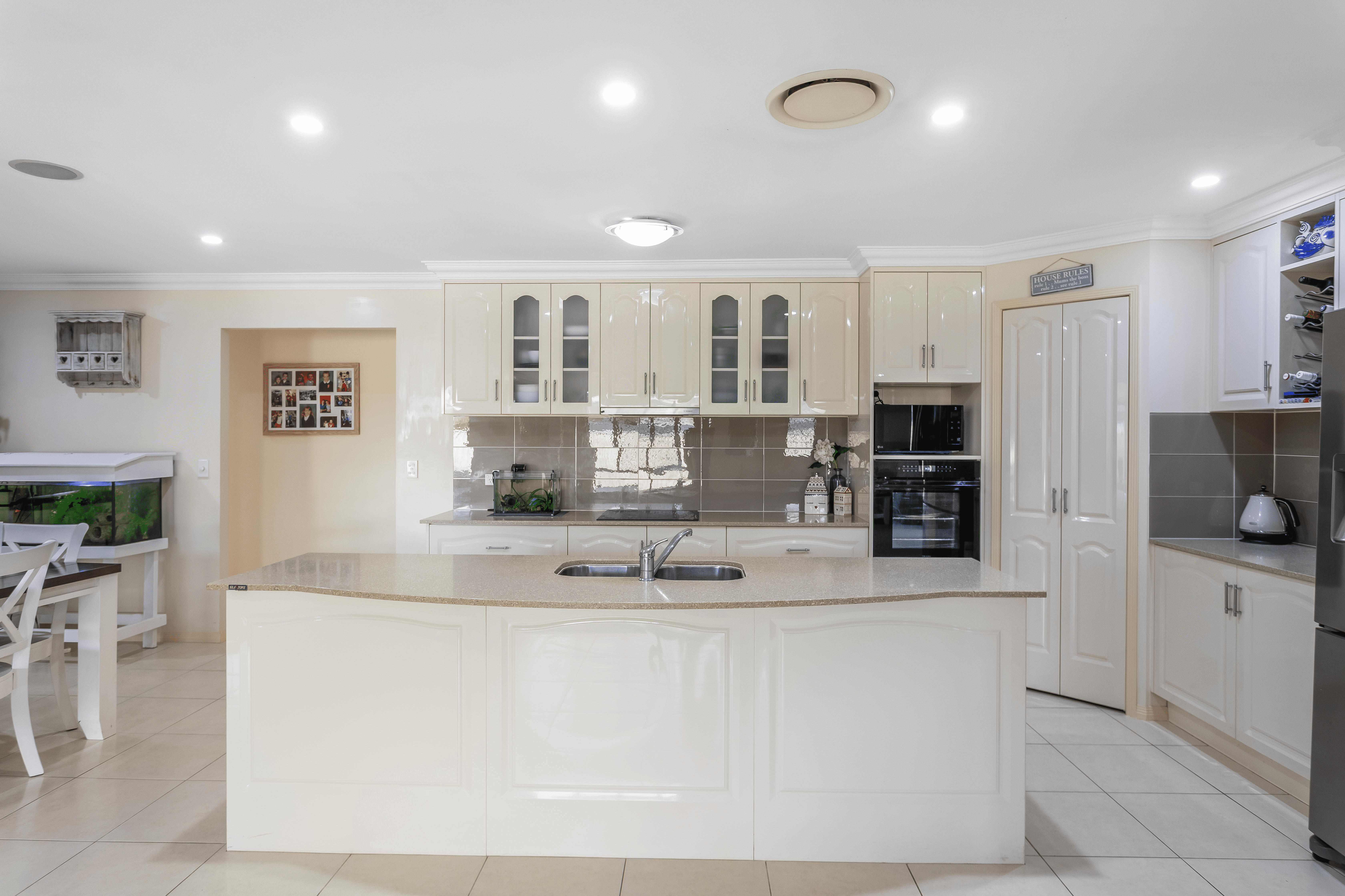 18 Tranquility Drive, Rothwell, QLD 4022