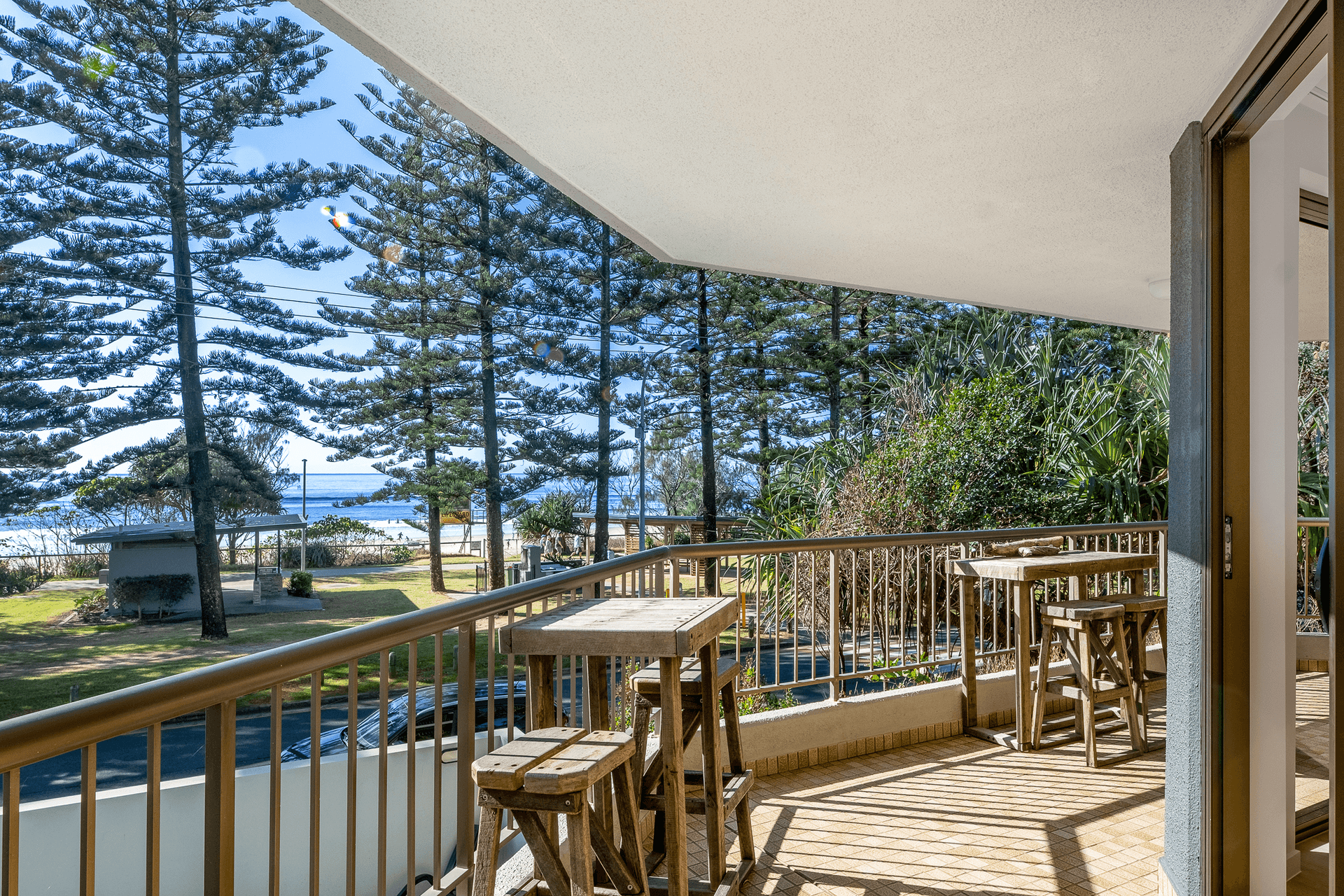 2/164 The Esplanade, Burleigh Heads, QLD 4220