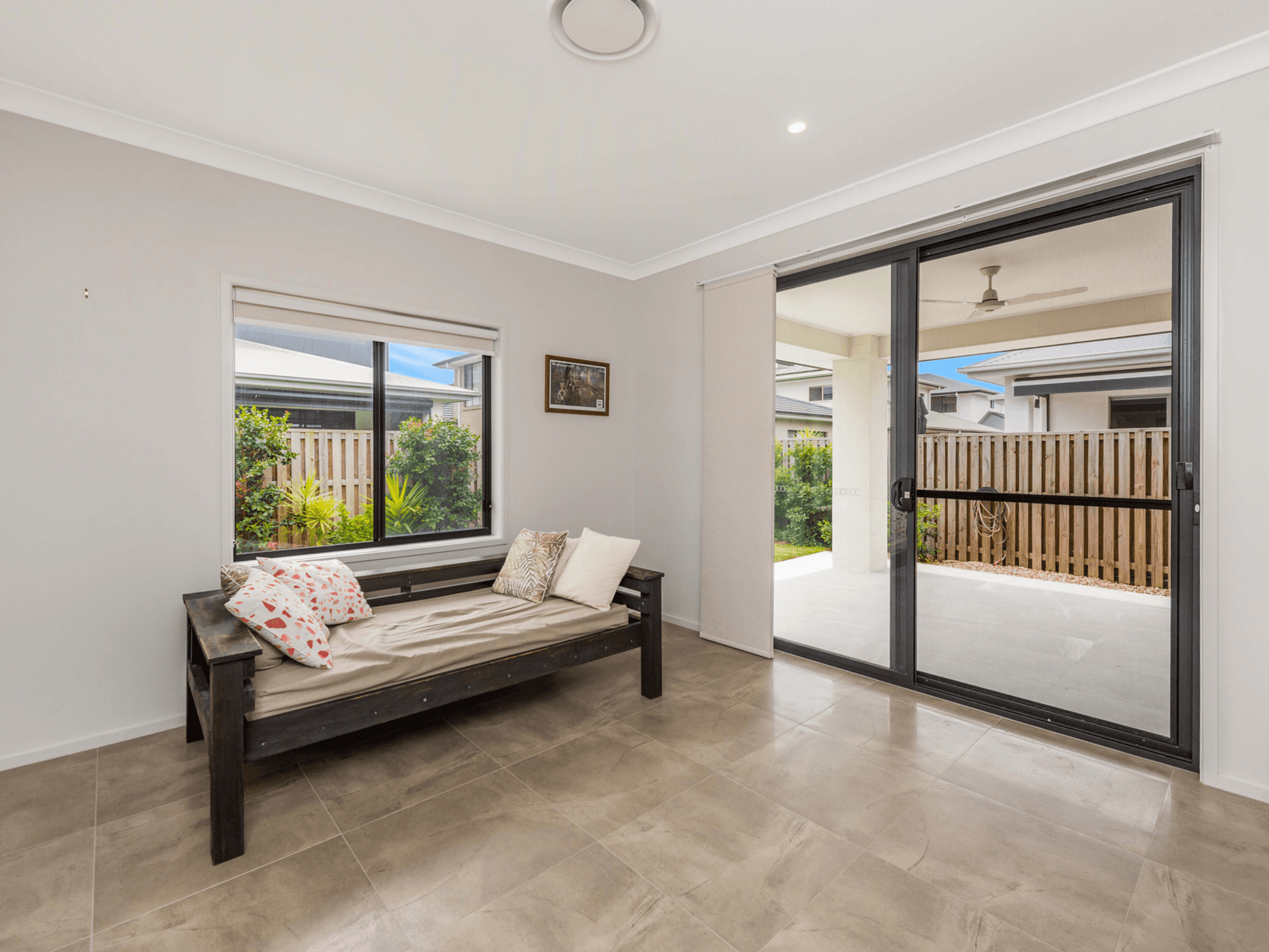 5 Forest Court, HELENSVALE, QLD 4212