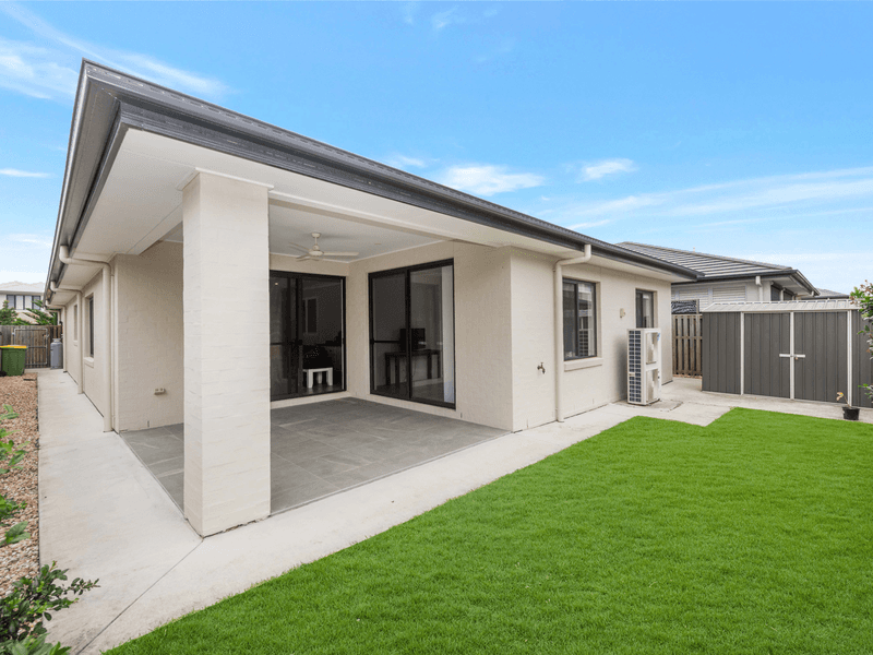 5 Forest Court, HELENSVALE, QLD 4212