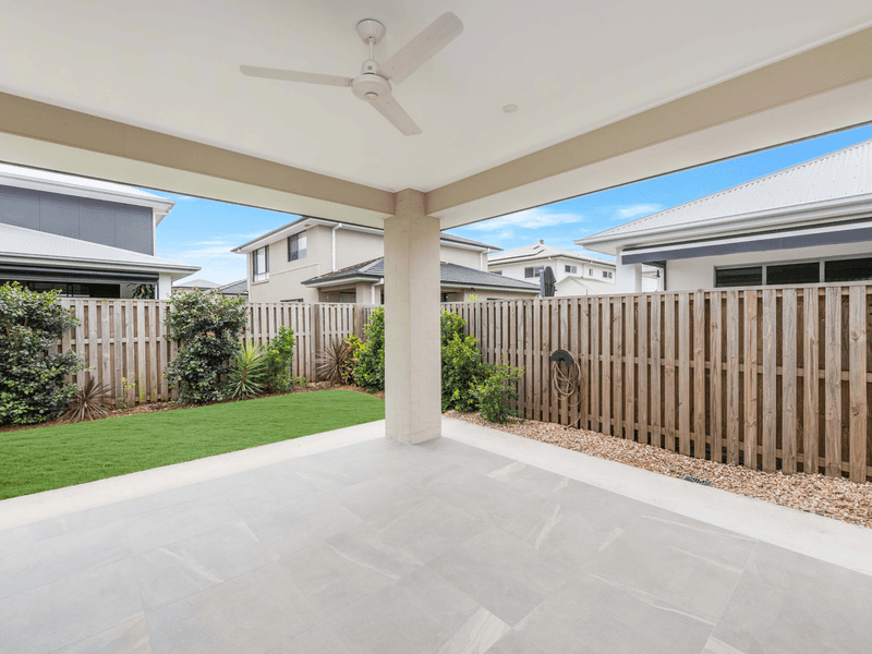 5 Forest Court, HELENSVALE, QLD 4212