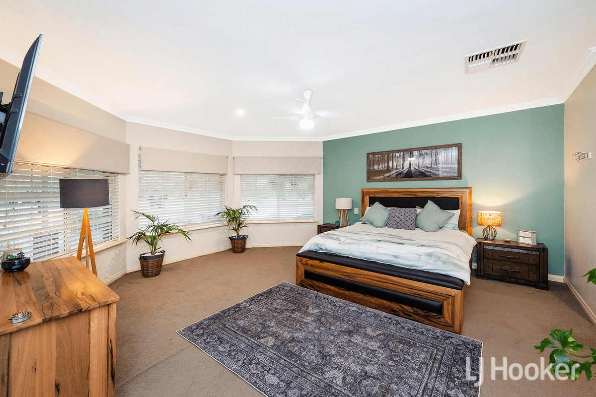 11 Honeytree Place, FALCON, WA 6210