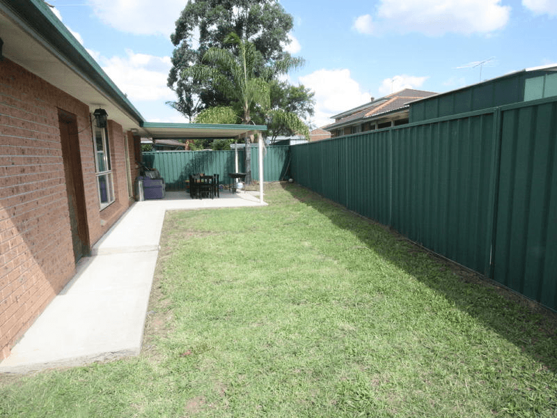 9 Pyrite Place, EAGLE VALE, NSW 2558