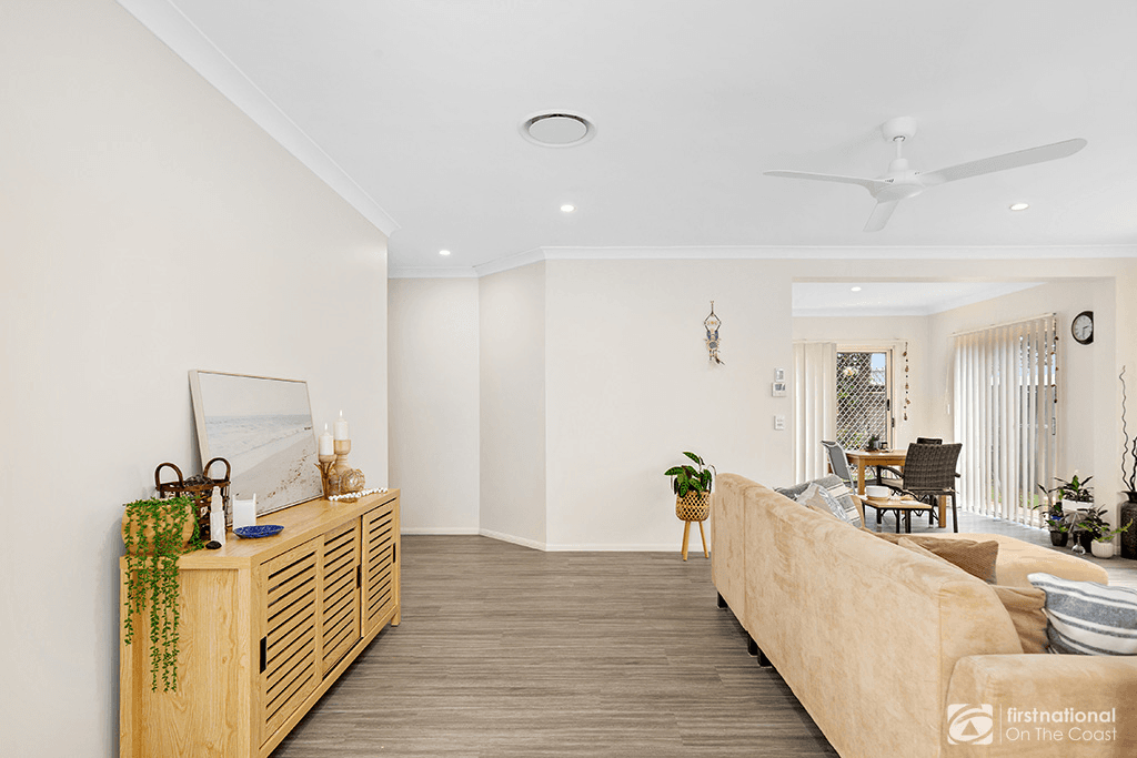 39/34 Albicore Street, MERMAID WATERS, QLD 4218