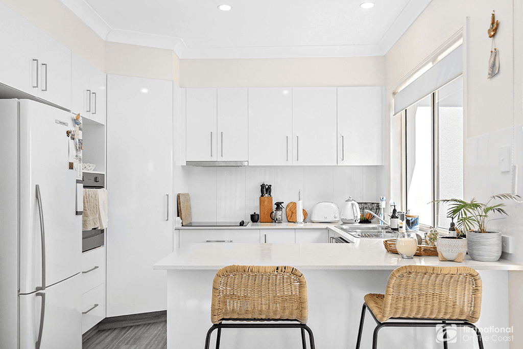 39/34 Albicore Street, MERMAID WATERS, QLD 4218