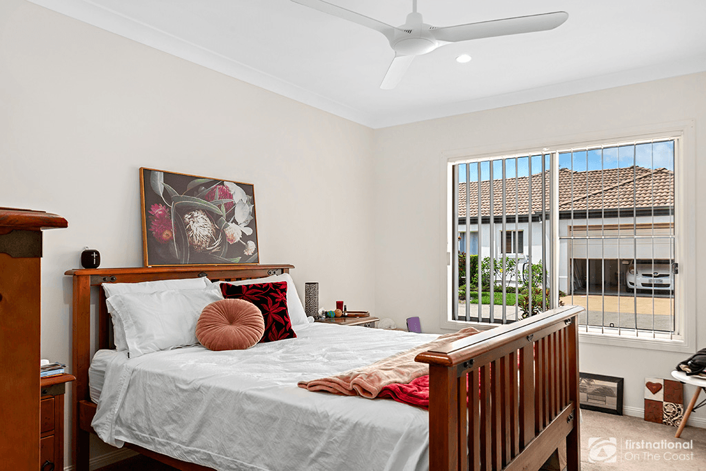 39/34 Albicore Street, MERMAID WATERS, QLD 4218