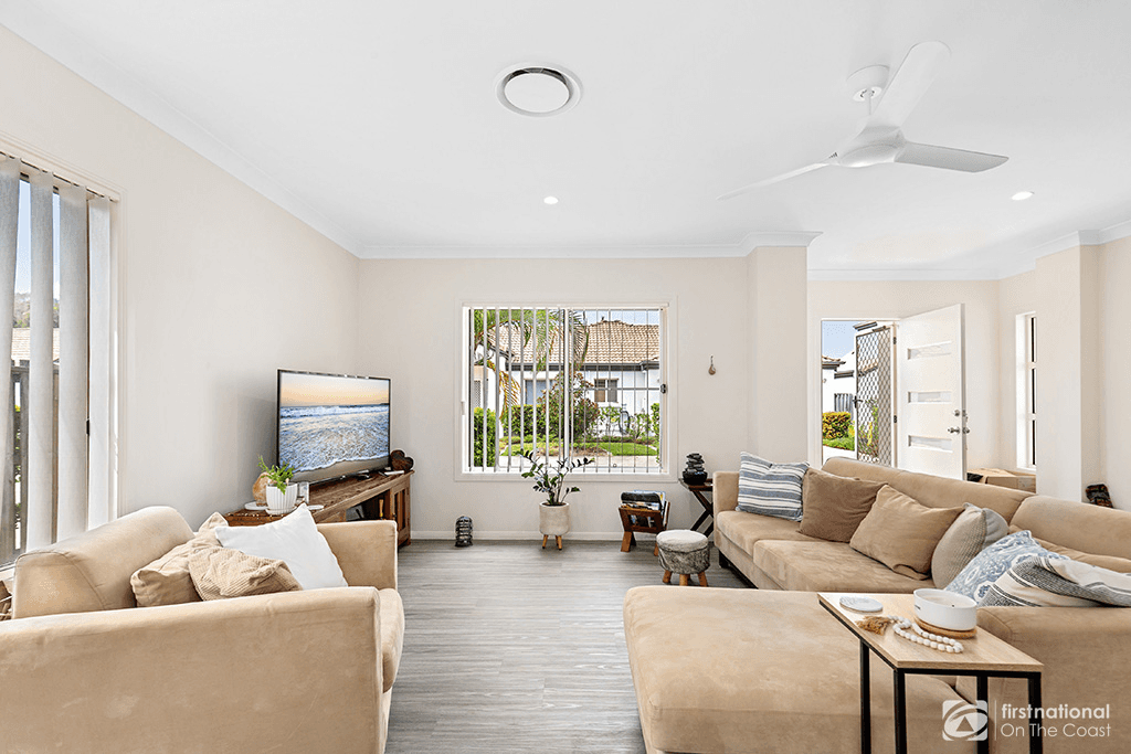 39/34 Albicore Street, MERMAID WATERS, QLD 4218