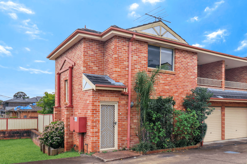 1/31  Derby Street, ROOTY HILL, NSW 2766