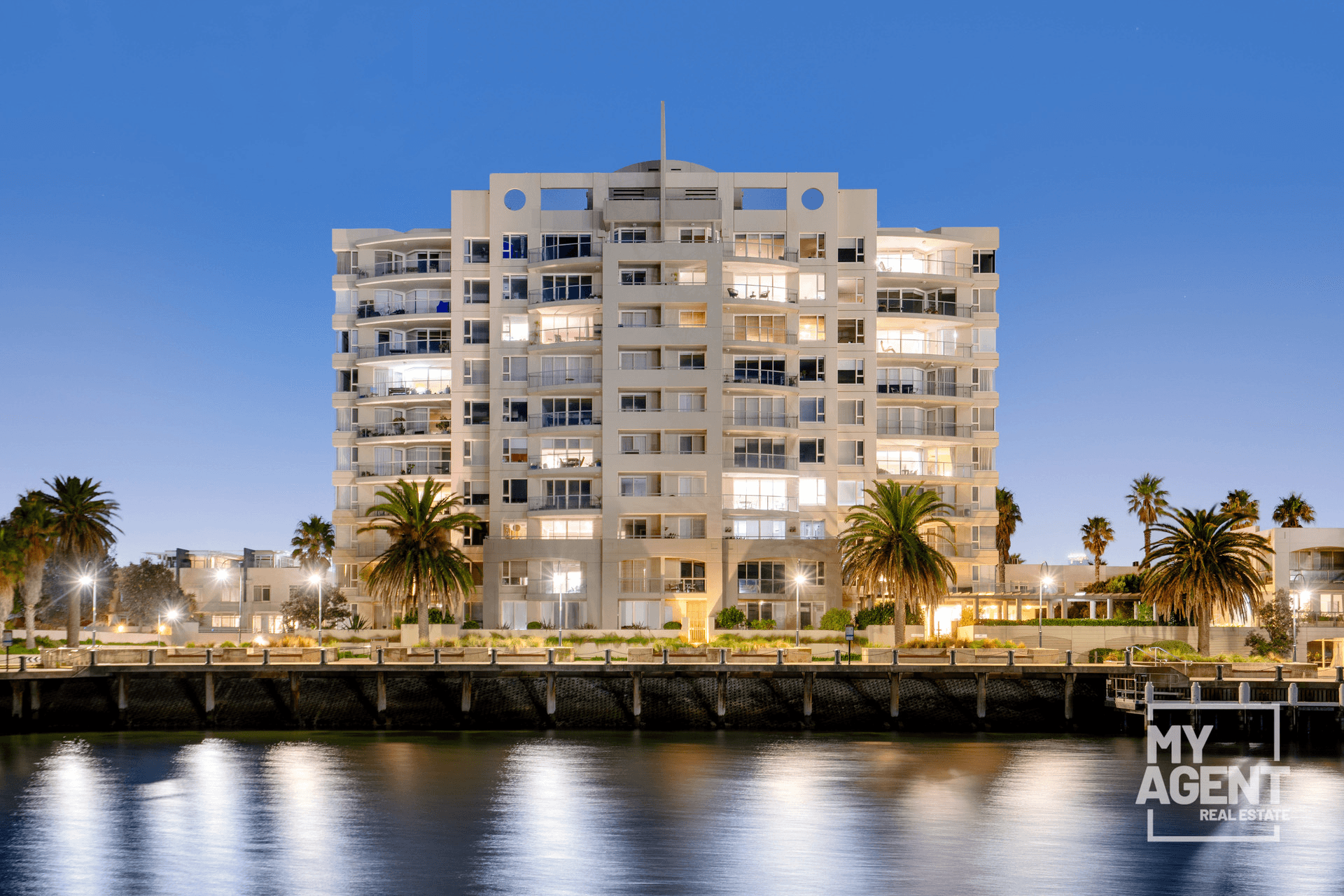 202/107 Beach Street, Port Melbourne, VIC 3207