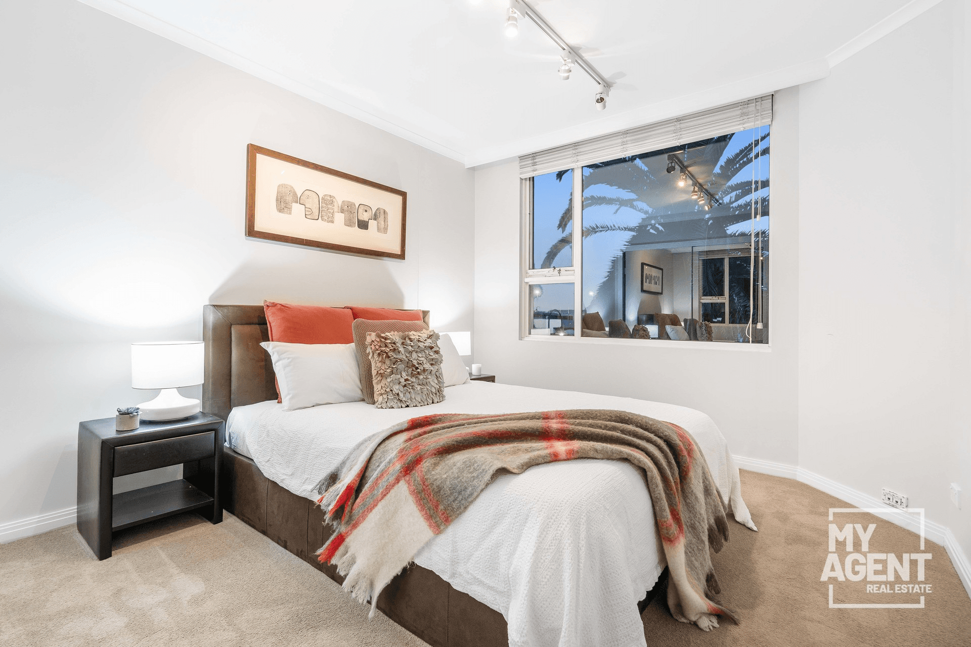 202/107 Beach Street, Port Melbourne, VIC 3207