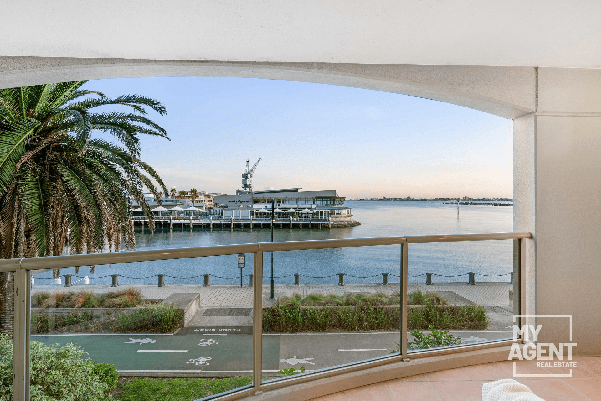 202/107 Beach Street, Port Melbourne, VIC 3207