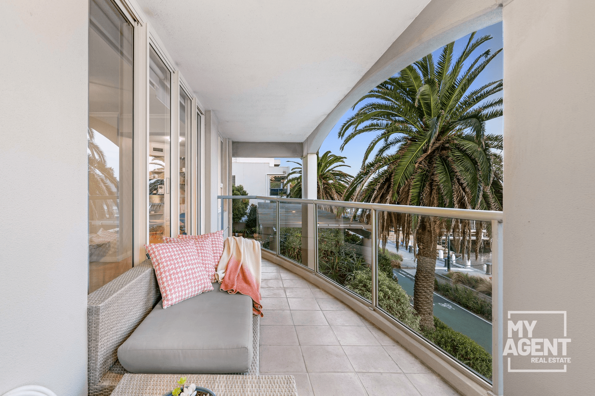 202/107 Beach Street, Port Melbourne, VIC 3207