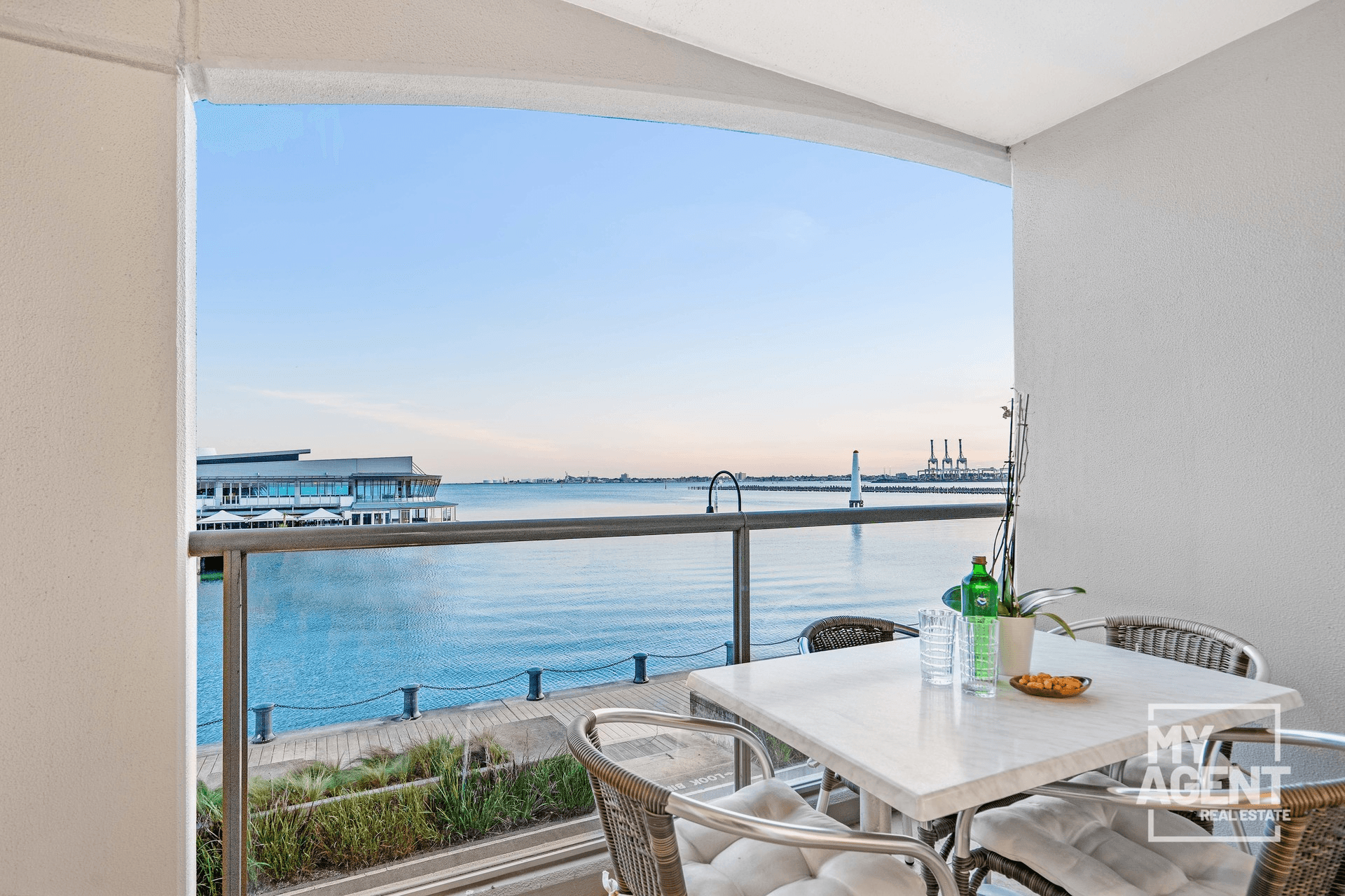 202/107 Beach Street, Port Melbourne, VIC 3207