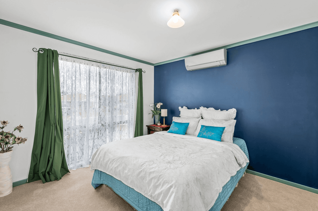 18 Armstrong Close, Keilor East, VIC 3033