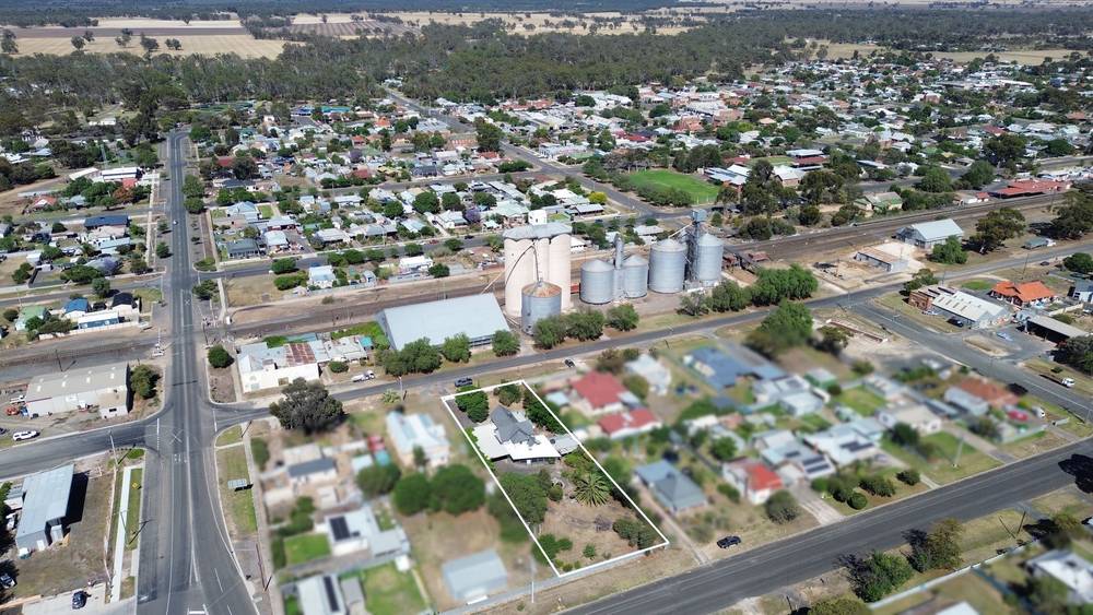 60 Upper Regions Street, Dimboola, VIC 3414