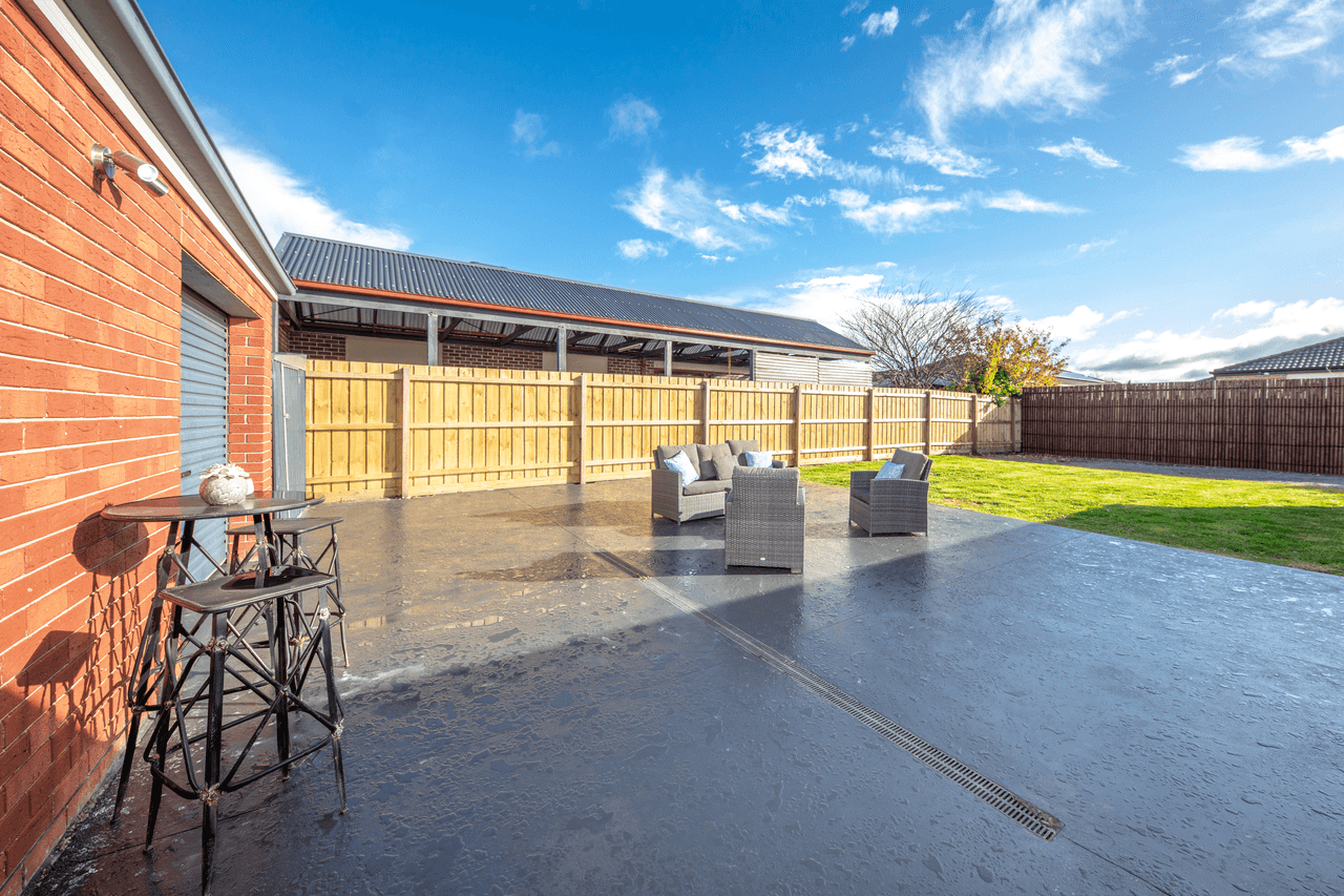 2 Sweep Court, SUNBURY, VIC 3429