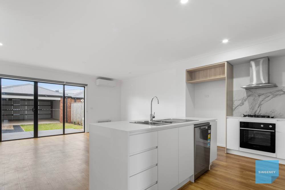 128 Merindah Blvd, DEANSIDE, VIC 3336