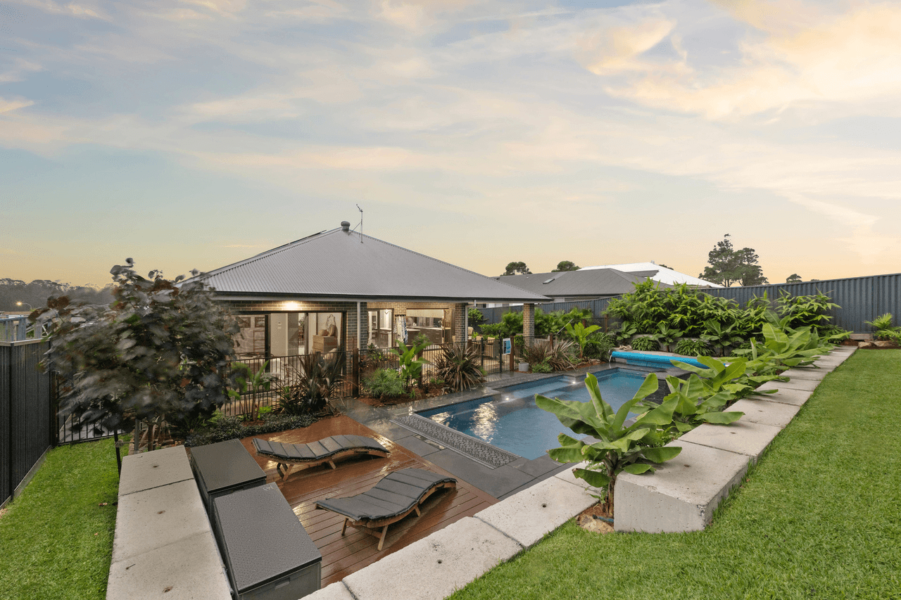 83 South Atlantic Drive, Lake Cathie, NSW 2445