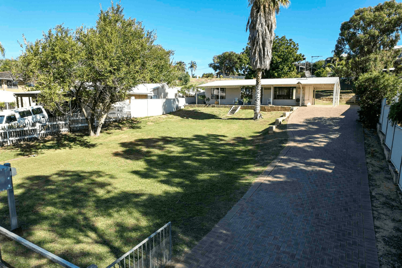 50 Hill Street, Halls Head, WA 6210