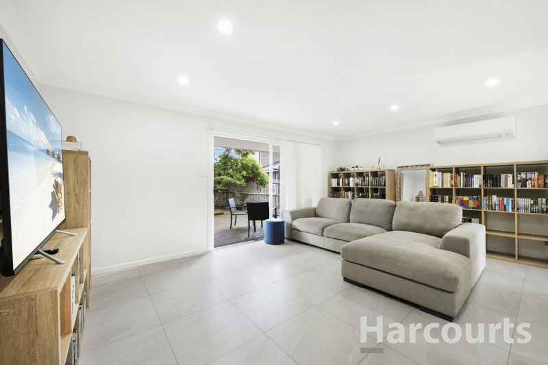 9 Faye Close, BATEAU BAY, NSW 2261